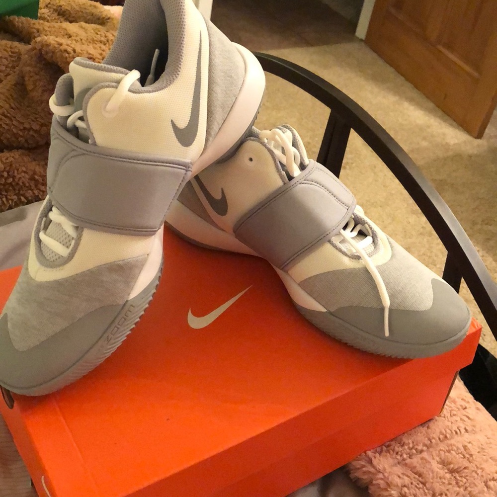 White and Grey KD Trey 5 VI